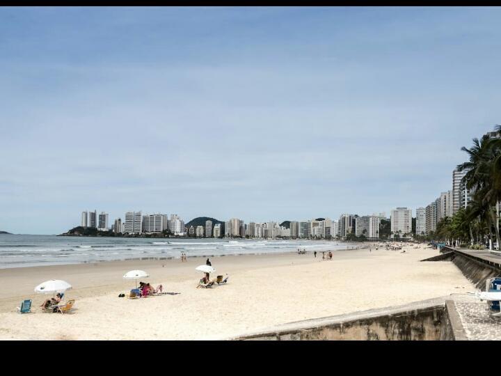 Апартаменты Pequeno E Aconchegante Meia Quadra Da Praia Гуаружа Экстерьер фото